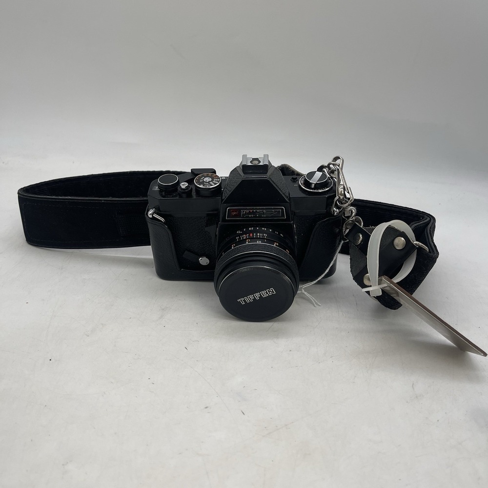 GAF L17 35mm camera with Auto Focal Lens Black With Strap Untested